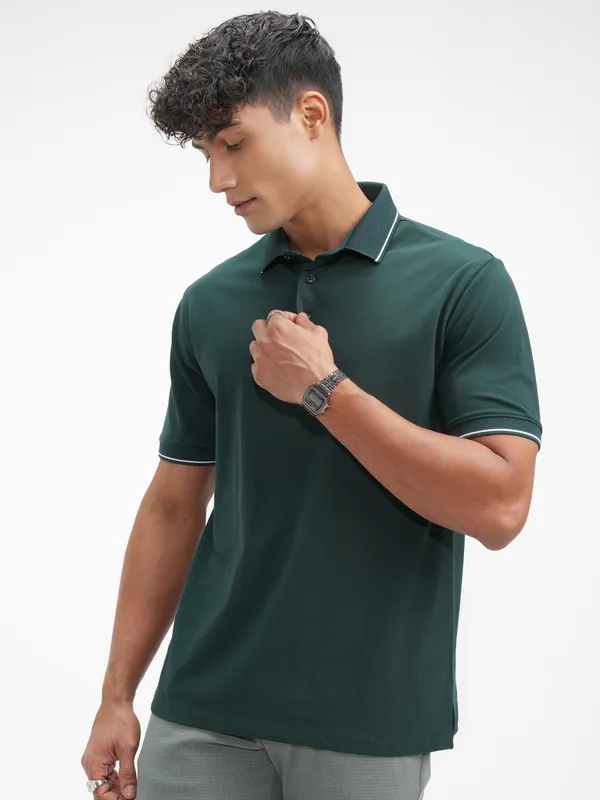 Highlander Men Green Solid Polo Collar T-Shirt