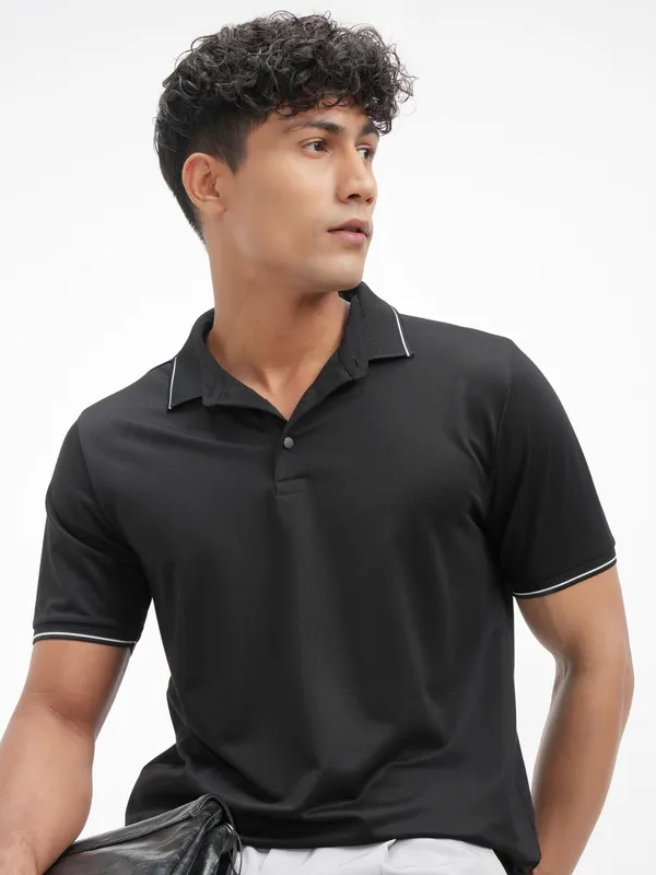 Highlander Men Black Solid Polo Collar T-Shirt