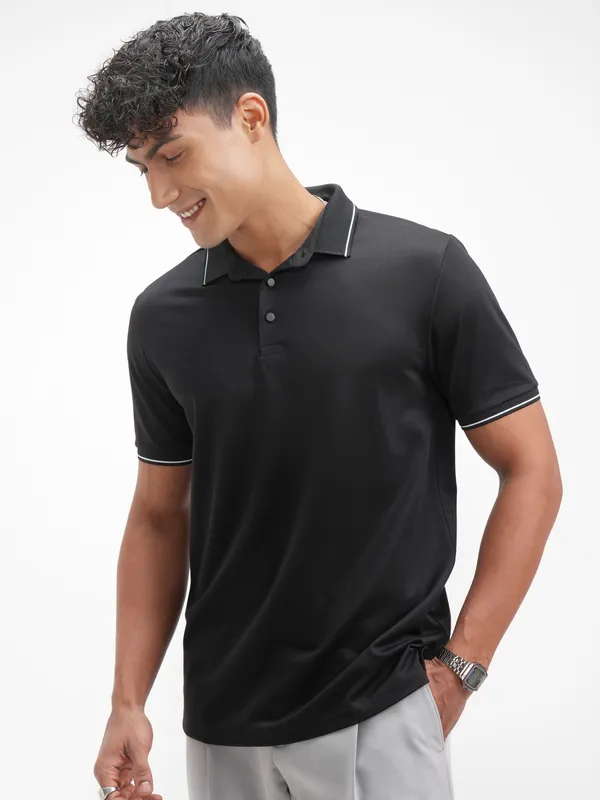 Highlander Men Black Solid Polo Collar T-Shirt