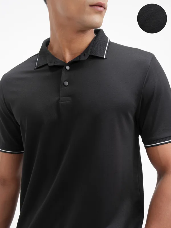 Highlander Men Black Solid Polo Collar T-Shirt