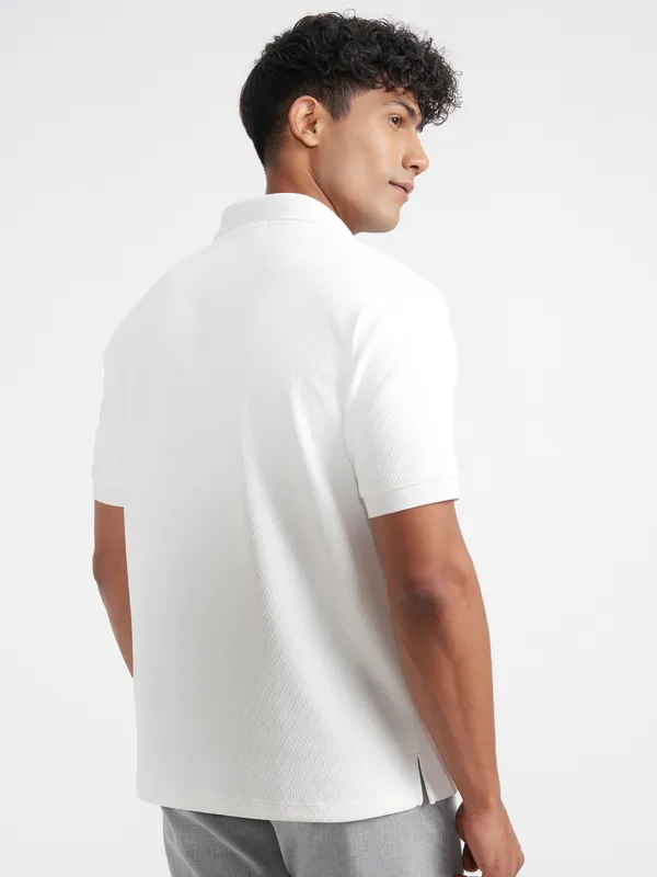 Highlander Men White Solid Polo Collar T-Shirt