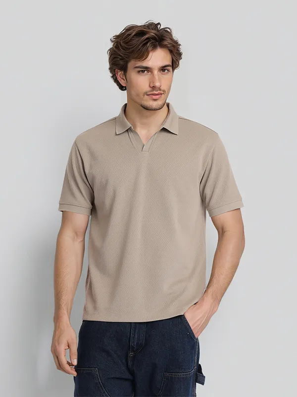 Highlander Men Beige Solid Polo Collar T-Shirt
