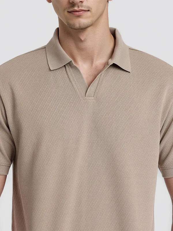 Highlander Men Beige Solid Polo Collar T-Shirt