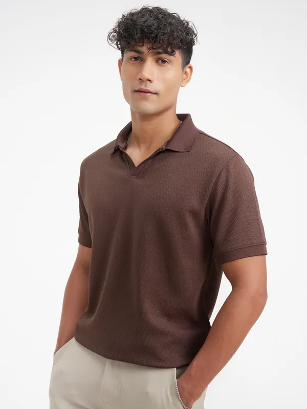 Men Solid Polo Collar T-Shirt