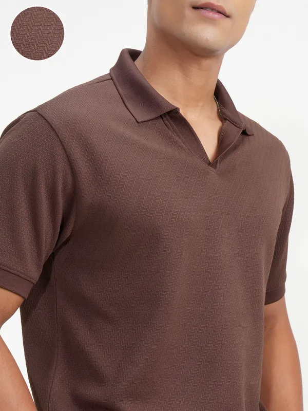 Men Solid Polo Collar T-Shirt