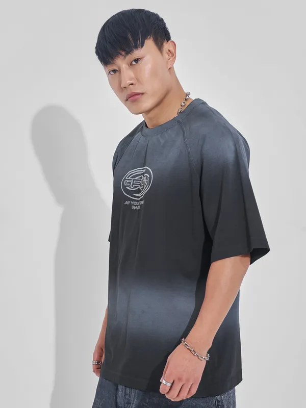 Highlander Men Black Printed Round Neck Oversized Fit T-Shirt