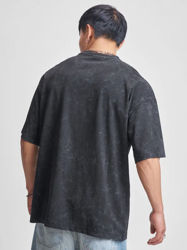 Highlander Men Black Printed Round Neck Oversized Fit T-Shirt