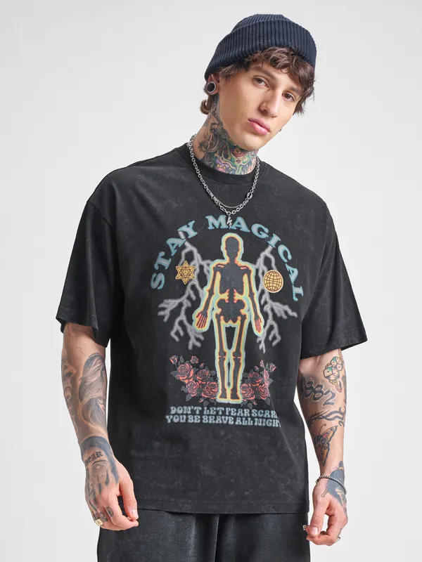 Highlander Men Black Printed Round Neck Oversized Fit T-Shirt