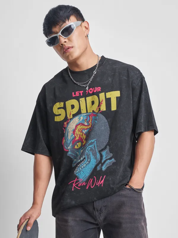 Highlander Men Black Printed Round Neck Oversized Fit T-Shirt