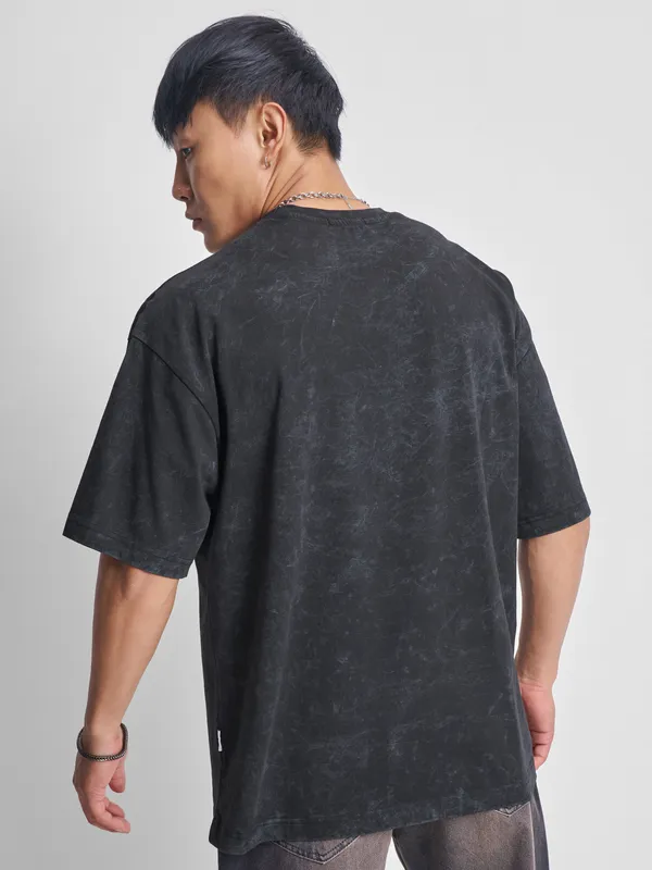 Highlander Men Black Printed Round Neck Oversized Fit T-Shirt