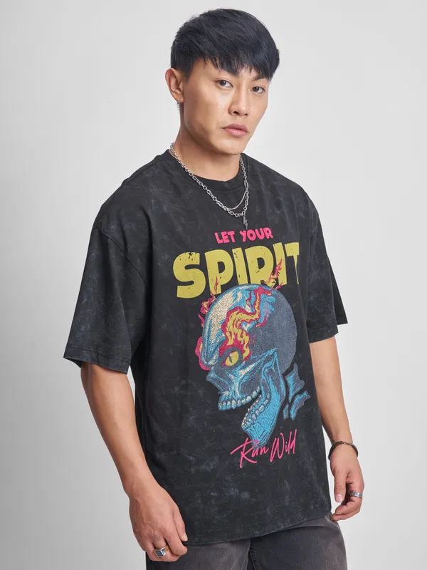 Highlander Men Black Printed Round Neck Oversized Fit T-Shirt