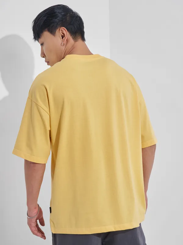 Highlander Men Yellow Printed Round Neck Oversized Fit T-Shirt