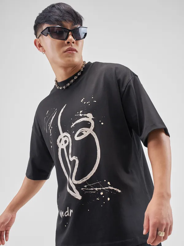 Highlander Men Black Printed Round Neck Oversized Fit T-Shirt