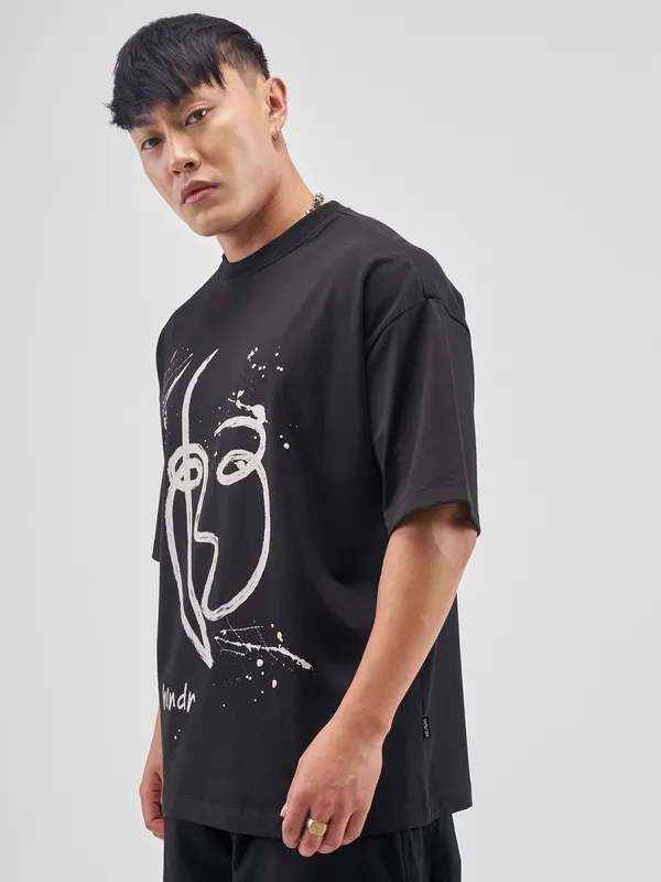 Highlander Men Black Printed Round Neck Oversized Fit T-Shirt