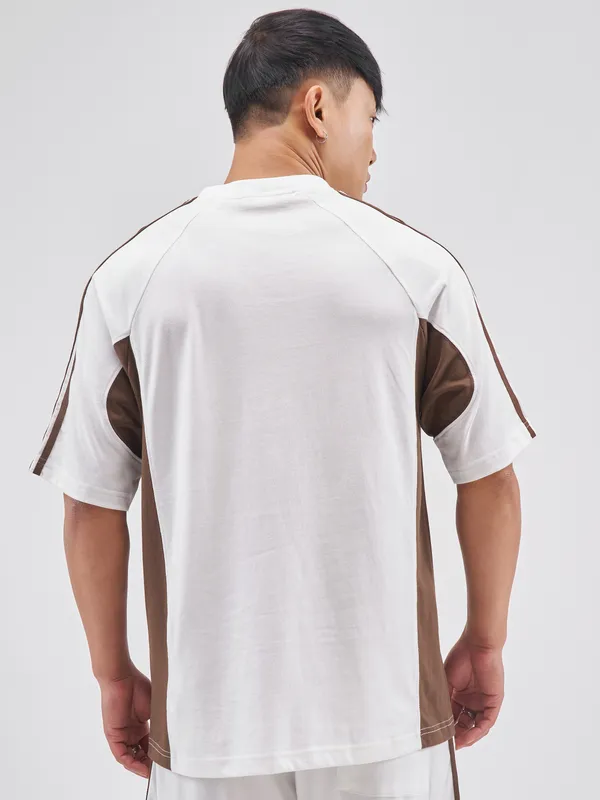 Highlander Men White Colourblocked Round Neck T-Shirt