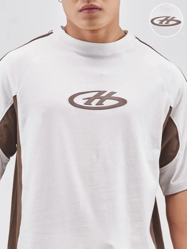 Highlander Men White Colourblocked Round Neck T-Shirt