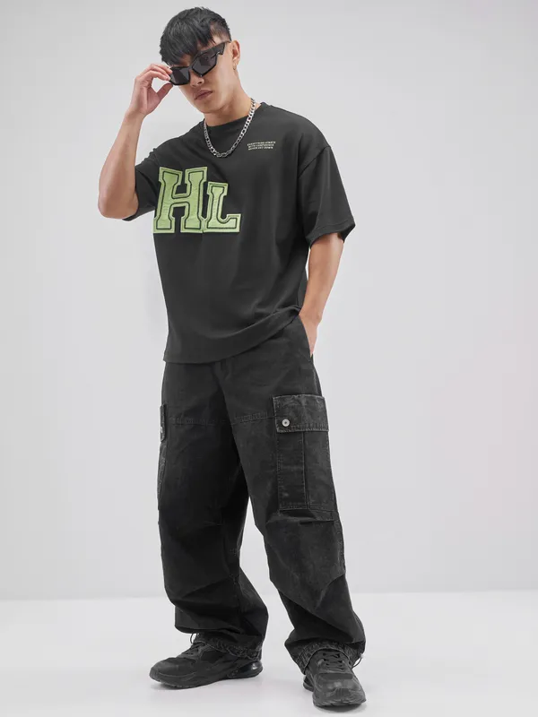 Highlander Men Black Printed Round Neck Oversized Fit T-Shirt