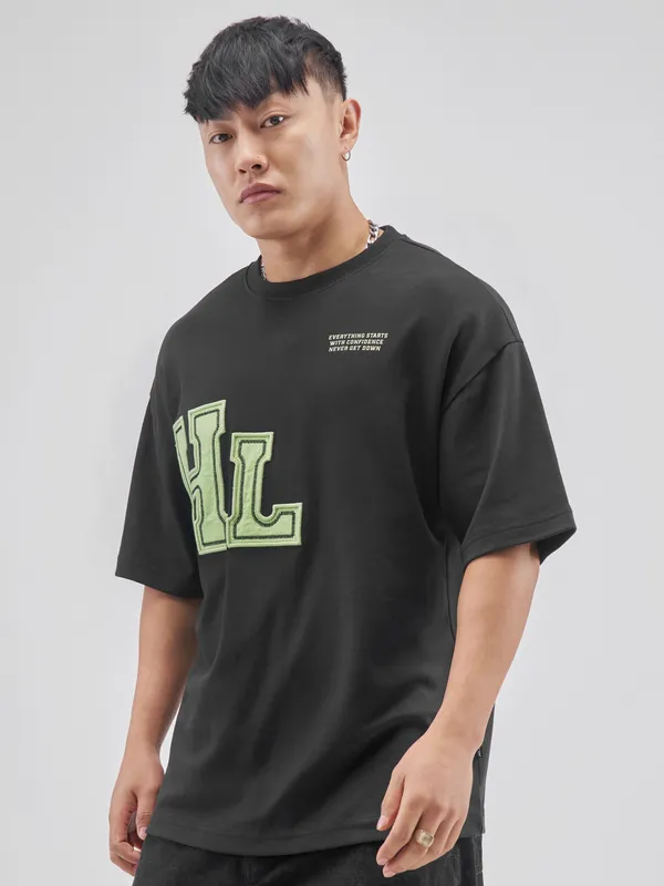 Highlander Men Black Printed Round Neck Oversized Fit T-Shirt