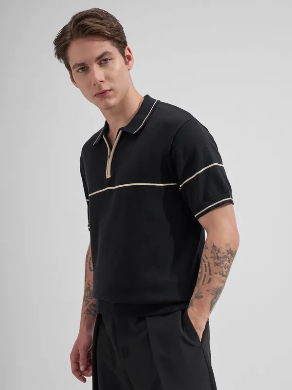 Highlander Men Black Solid Polo Collar T-Shirt