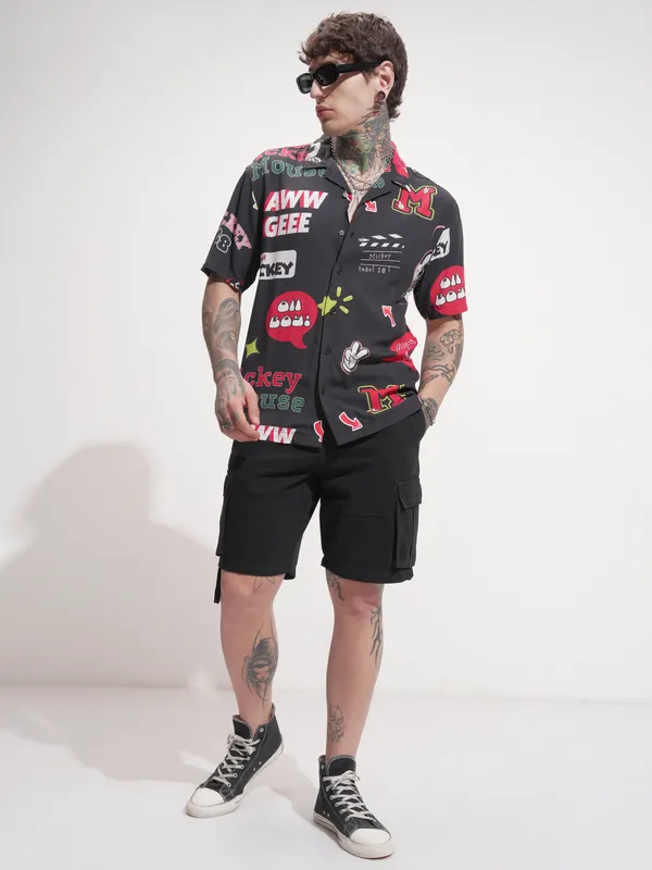 Highlander Men Black Relaxed Fit Cargo Shorts