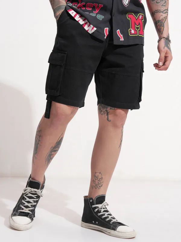 Highlander Men Black Relaxed Fit Cargo Shorts