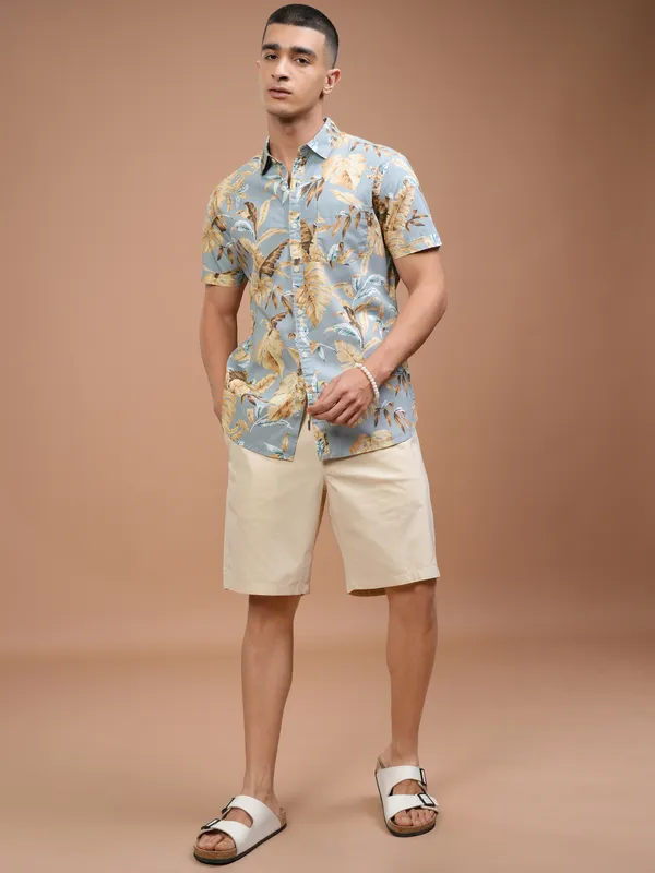 Highlander Men Off White Regular Fit Shorts