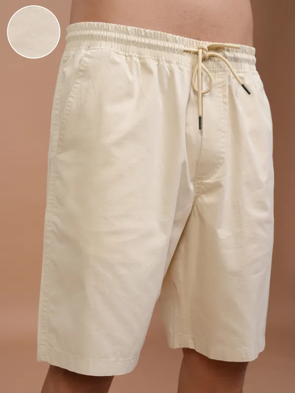 Highlander Men Off White Regular Fit Shorts