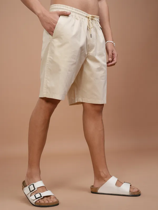 Highlander Men Off White Regular Fit Shorts