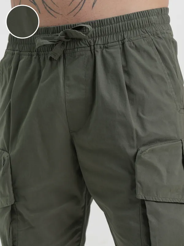 Highlander Men Olive Slim Fit Cargo Shorts