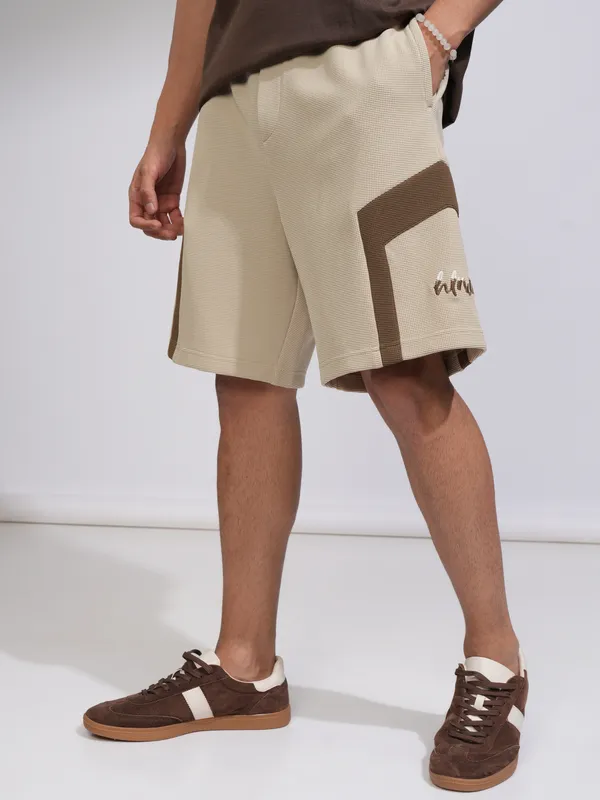 Highlander Men Beige Loose Fit Shorts