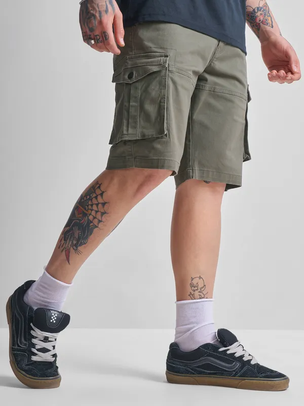Highlander Men Green Regular Fit Cargo Shorts