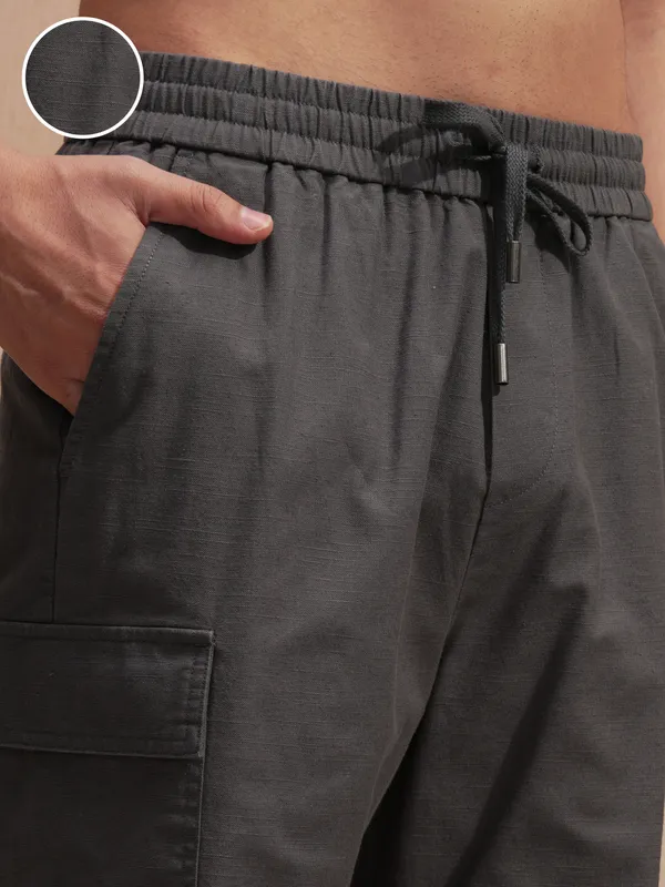 Highlander Men Grey Loose Fit Cargo Shorts