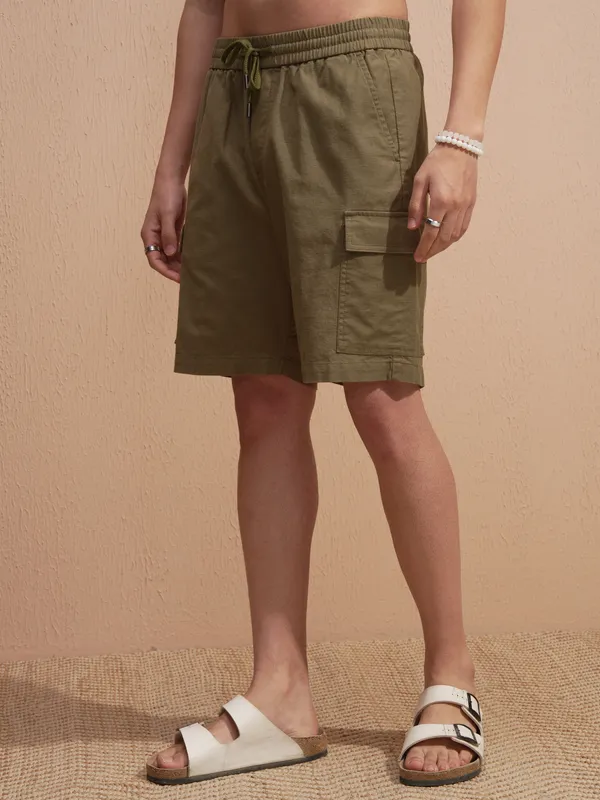 Highlander Men Brown Loose Fit Cargo Shorts
