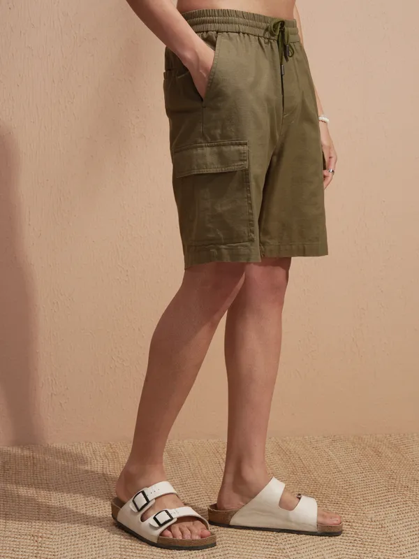 Highlander Men Brown Loose Fit Cargo Shorts