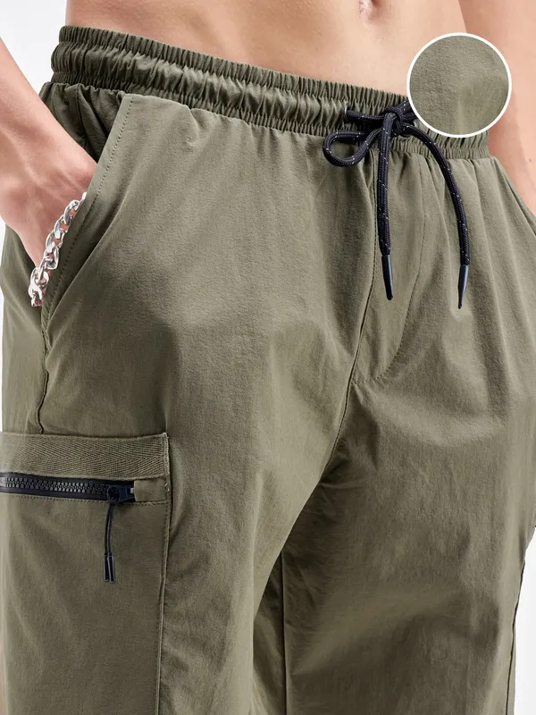Highlander Men Olive Regular Fit Cargo Shorts