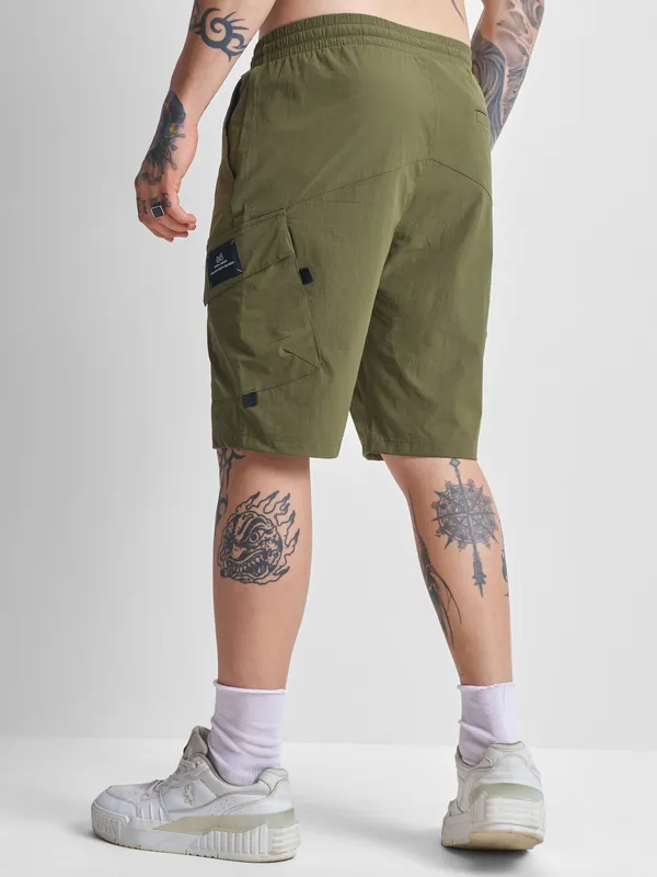 Highlander Men Green Slim Fit Cargo Shorts