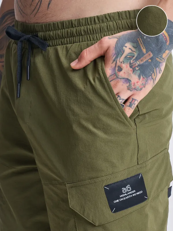 Highlander Men Green Slim Fit Cargo Shorts