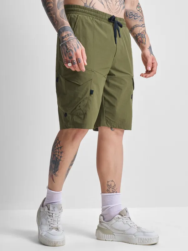 Highlander Men Green Slim Fit Cargo Shorts