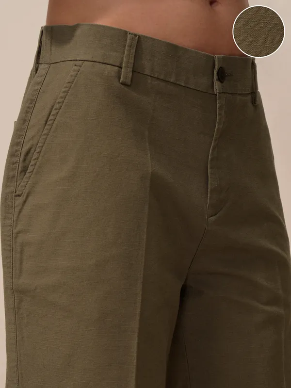 Highlander Men Olive Relaxed Fit Shorts