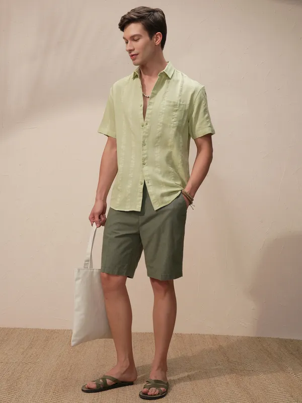 Highlander Men Green Relaxed Fit Shorts