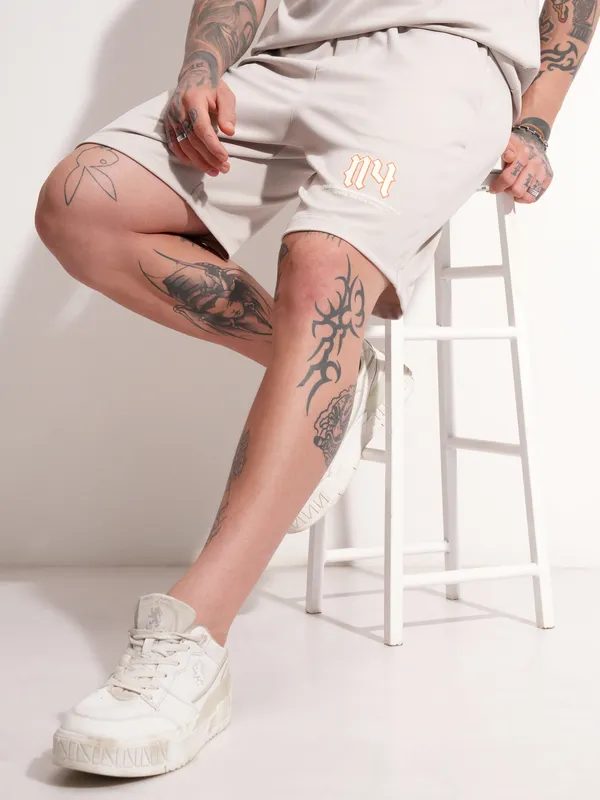 Highlander Men Cream Loose Fit Shorts