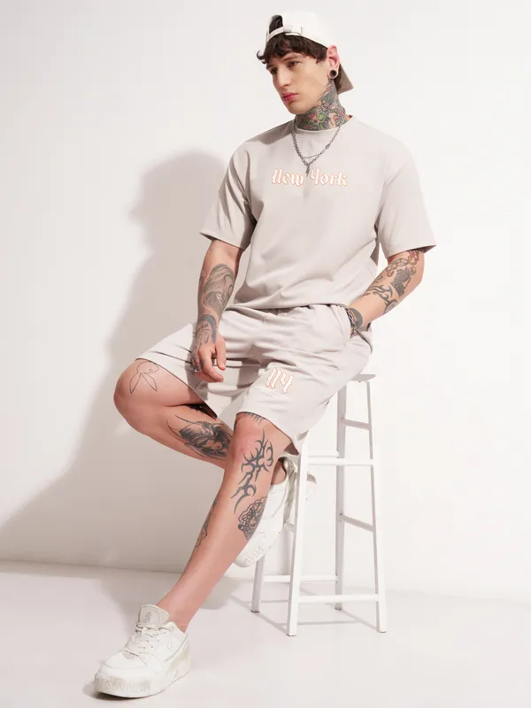 Highlander Men Cream Loose Fit Shorts