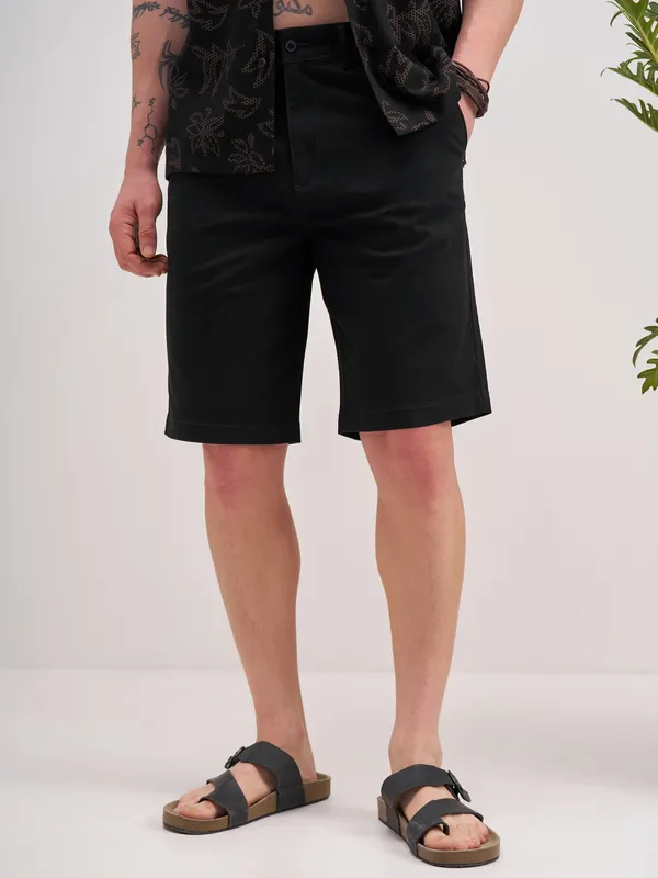 Highlander Men Black Slim Fit Chino Shorts