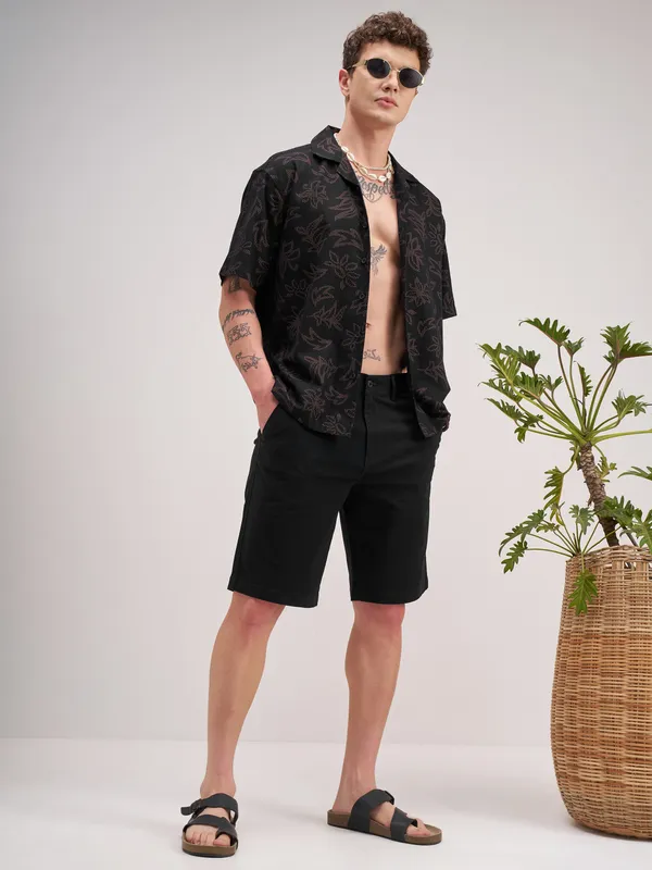 Highlander Men Black Slim Fit Chino Shorts