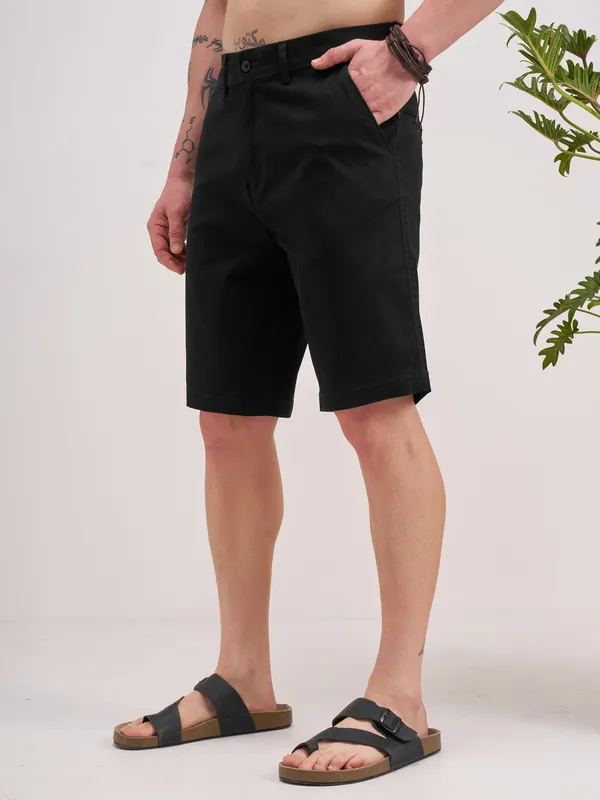 Highlander Men Black Slim Fit Chino Shorts