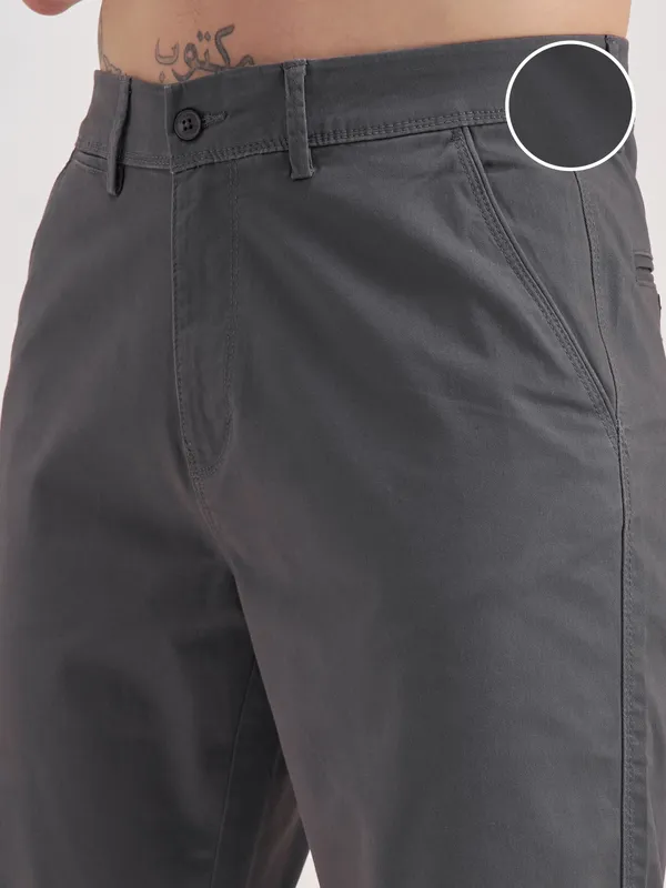 Highlander Men Grey Slim Fit Chino Shorts