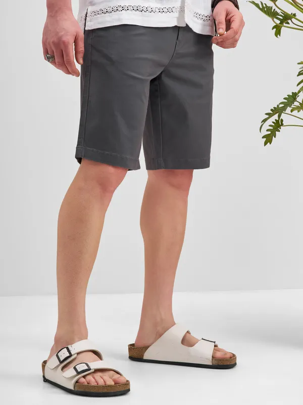 Highlander Men Grey Slim Fit Chino Shorts