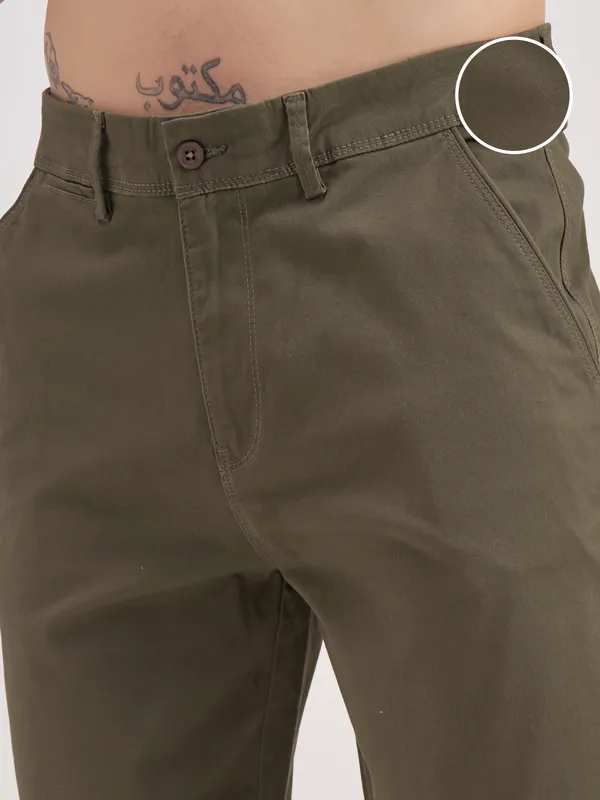 Highlander Men Olive Slim Fit Chino Shorts