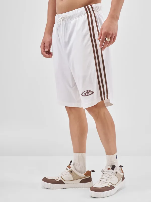 Highlander Men White Relaxed Fit Regular Shorts