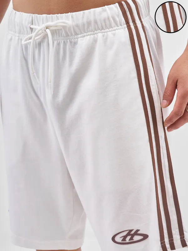 Highlander Men White Relaxed Fit Regular Shorts